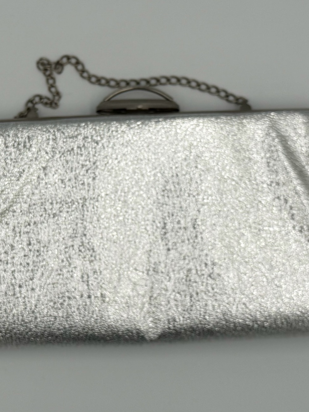 Vintage 1960s Silver Metallic Clutch Purse Chain Strap MCM Evening Bag - Picture 2 of 8